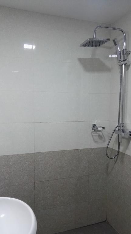 Royal Khattar Hotel Янгон Экстерьер фото
