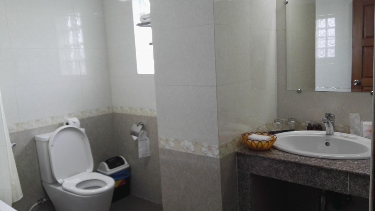 Royal Khattar Hotel Янгон Экстерьер фото